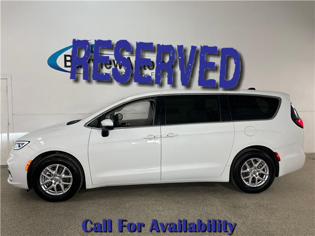 2023 Chrysler Pacifica Touring-L (Stk: 42265J) in Belleville - Image 1 of 29