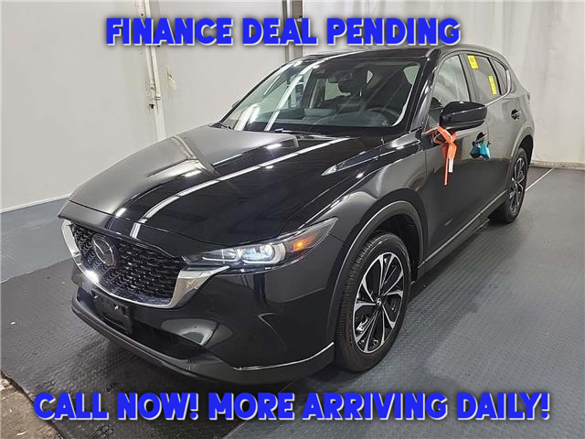 2025 Mazda CX-5 GS (Stk: 43968J) in Belleville - Image 1 of 8