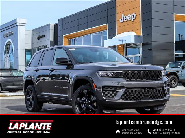 2025 Jeep Grand Cherokee Laredo (Stk: 25092) in Embrun - Image 1 of 23