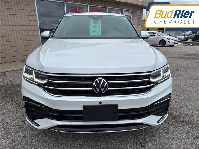 2022 Volkswagen Tiguan Highline R-Line in Paisley - Image 2 of 12