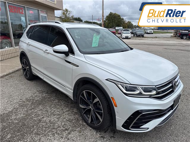 2022 Volkswagen Tiguan Highline R-Line in Paisley - Image 3 of 12