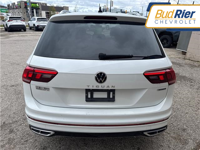 2022 Volkswagen Tiguan Highline R-Line in Paisley - Image 5 of 12