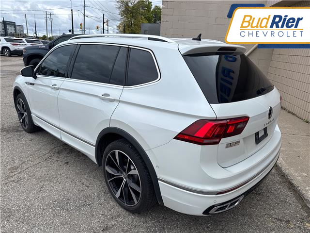 2022 Volkswagen Tiguan Highline R-Line in Paisley - Image 6 of 12