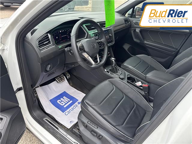 2022 Volkswagen Tiguan Highline R-Line in Paisley - Image 7 of 12