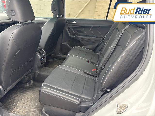 2022 Volkswagen Tiguan Highline R-Line in Paisley - Image 8 of 12