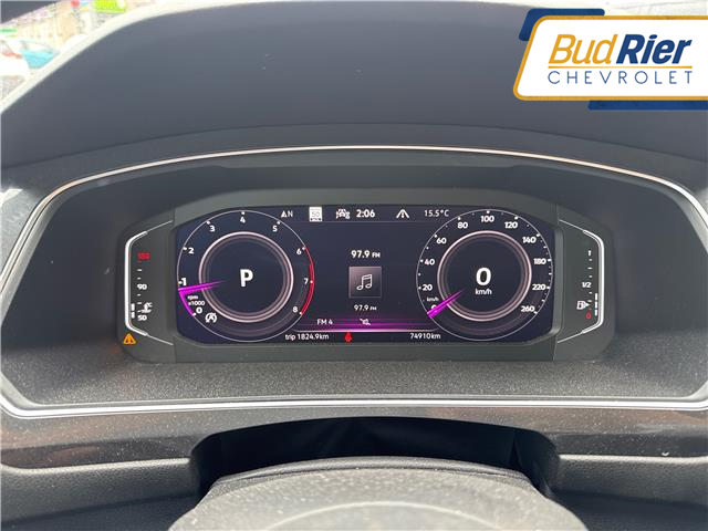2022 Volkswagen Tiguan Highline R-Line in Paisley - Image 11 of 12