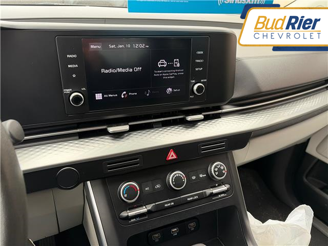 2022 Kia Carnival LX in Paisley - Image 13 of 14 2022 Kia Carnival LX in Paisley - Image 13 of 14