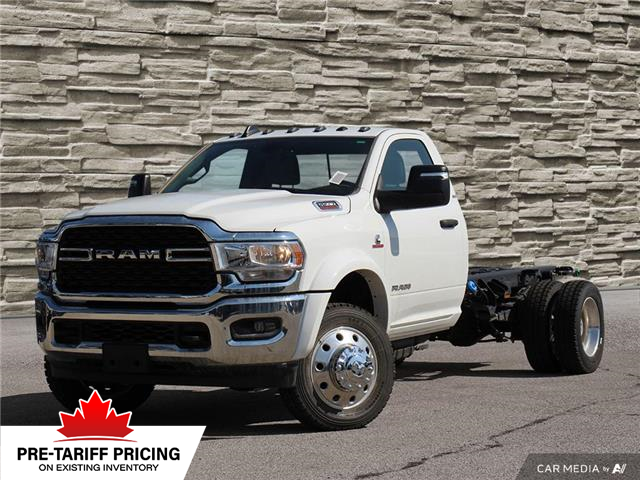 2024 RAM 5500 Chassis Tradesman/SLT (Stk: R2090) in Hamilton - Image 1 of 26