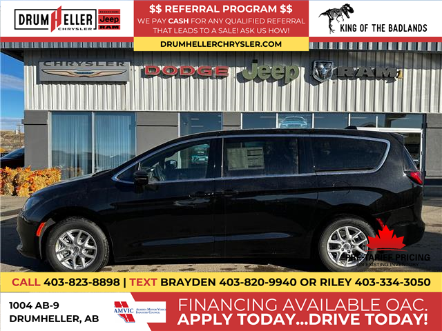 2025 Chrysler Grand Caravan SXT (Stk: 28117) in Drumheller, - Image 1 of 25