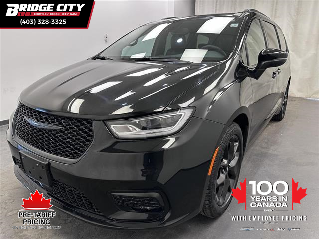 2023 Chrysler Pacifica Touring-L (Stk: 3565) in Lethbridge - Image 1 of 29