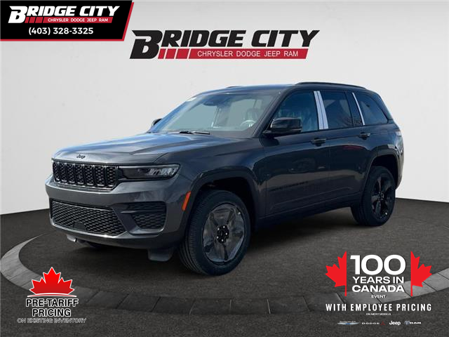 2025 Jeep Grand Cherokee Laredo (Stk: 37174) in Lethbridge - Image 1 of 8