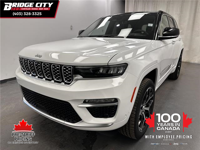2025 Jeep Grand Cherokee Summit (Stk: A25133) in Lethbridge - Image 1 of 28