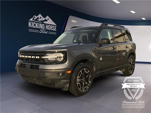 2024 Ford Bronco Sport Outer Banks (Stk: 11962) in Golden - Image 1 of 17