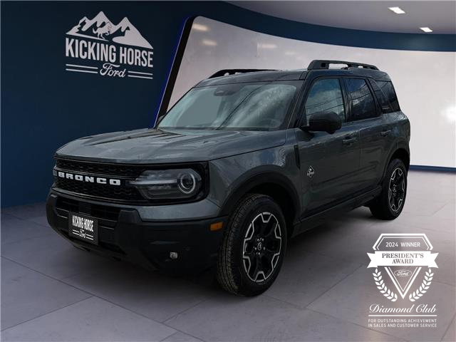 2025 Ford Bronco Sport Outer Banks (Stk: 11935) in Golden - Image 1 of 17