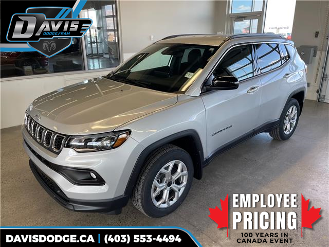 2025 Jeep Compass North (Stk: 25043) in Fort Macleod - Image 1 of 25