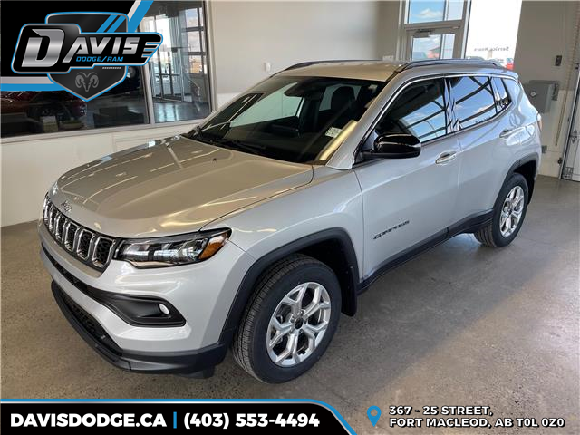 2025 Jeep Compass North (Stk: 25043) in Fort Macleod - Image 1 of 25