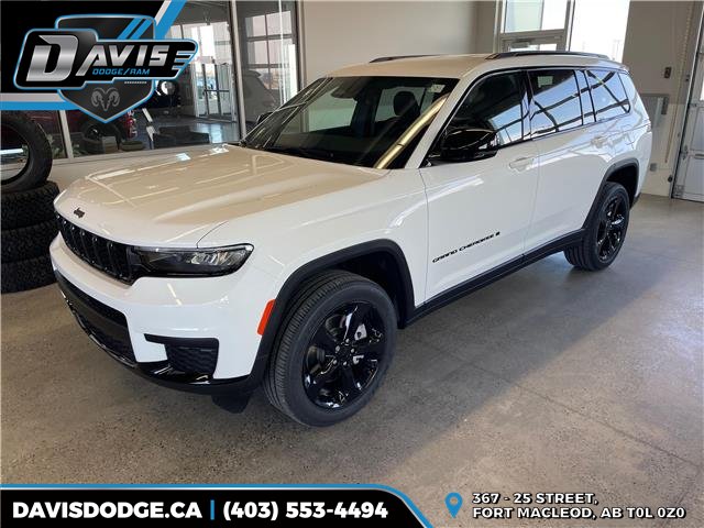 2025 Jeep Grand Cherokee L Laredo (Stk: 24985) in Fort Macleod - Image 1 of 23