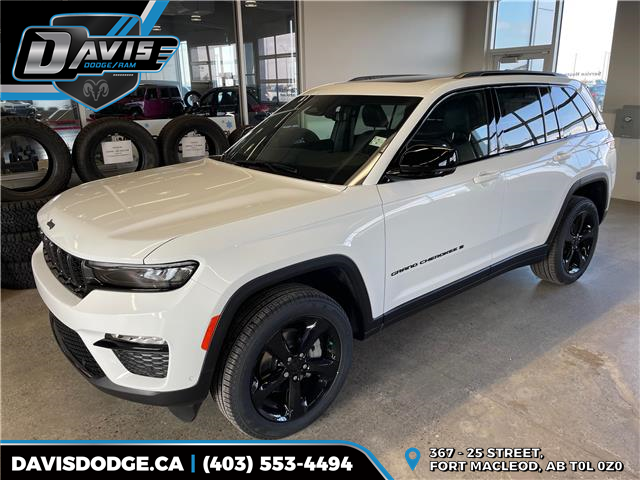 2025 Jeep Grand Cherokee Limited (Stk: 24888) in Fort Macleod - Image 1 of 28
