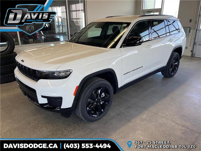 2025 Jeep Grand Cherokee L Laredo (Stk: 24985) in Fort Macleod - Image 1 of 23