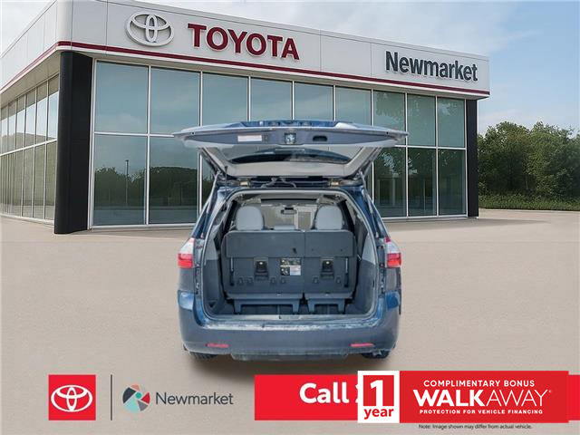 2019 Toyota Sienna XLE 7-Passenger (Stk: 40093A) in Newmarket - Image 7 of 26