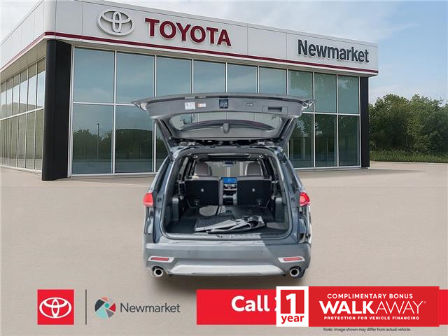 2024 Toyota Grand Highlander Hybrid Platinum (Stk: 40235A) in Newmarket - Image 7 of 31