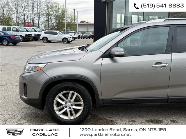 2015 Kia Sorento LX (Stk: 501979) in Sarnia - Image 3 of 8 2015 Kia Sorento LX (Stk: 501979) in Sarnia - Image 3 of 8