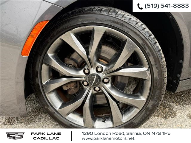 2015 Chrysler 200 S (Stk: 501978) in Sarnia - Image 2 of 8