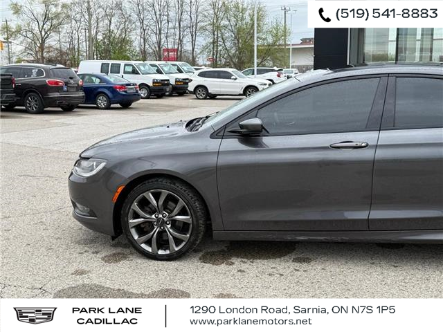 2015 Chrysler 200 S (Stk: 501978) in Sarnia - Image 4 of 8