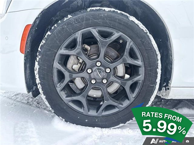 2022 Chrysler 300 S (Stk: 933) in Kitchener - Image 6 of 24 2022 Chrysler 300 S (Stk: 933) in Kitchener - Image 6 of 24