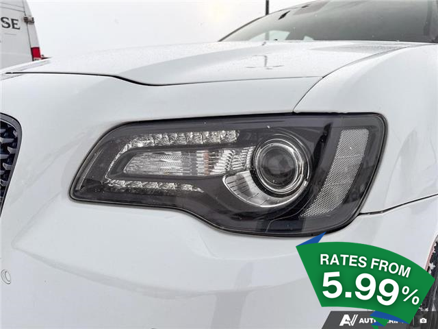 2022 Chrysler 300 S (Stk: 933) in Kitchener - Image 8 of 24 2022 Chrysler 300 S (Stk: 933) in Kitchener - Image 8 of 24