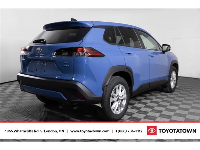2026 Toyota Corolla Cross LE (Stk: L0025) in London - Image 6 of 27