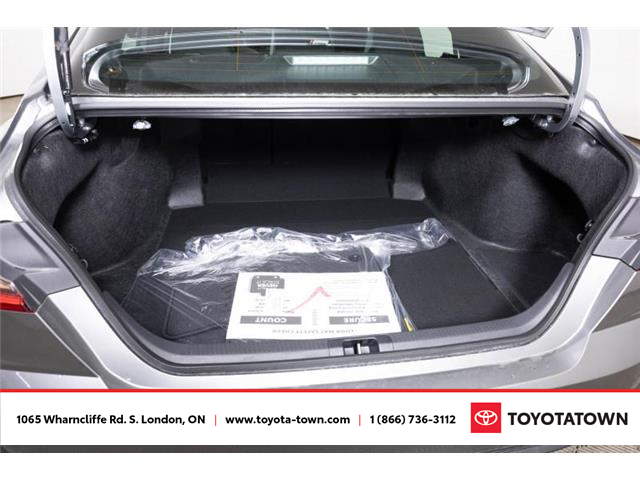 2026 Toyota Camry SE Upgrade (Stk: L0023) in London - Image 8 of 32