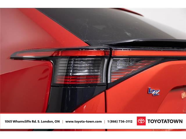 2026 Toyota bZ XLE (Stk: L0100) in London - Image 7 of 33