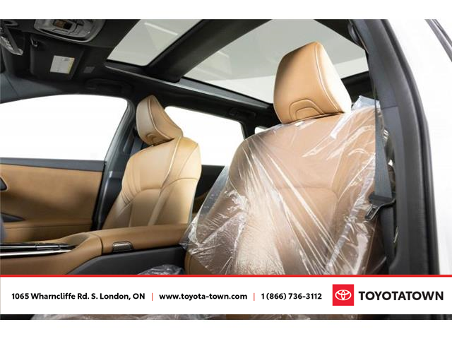 2025 Toyota Crown Signia Limited (Stk: K1576) in London - Image 16 of 35