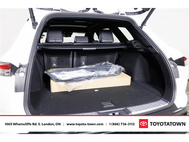 2026 Toyota Crown Signia Limited (Stk: L0243) in London - Image 8 of 34