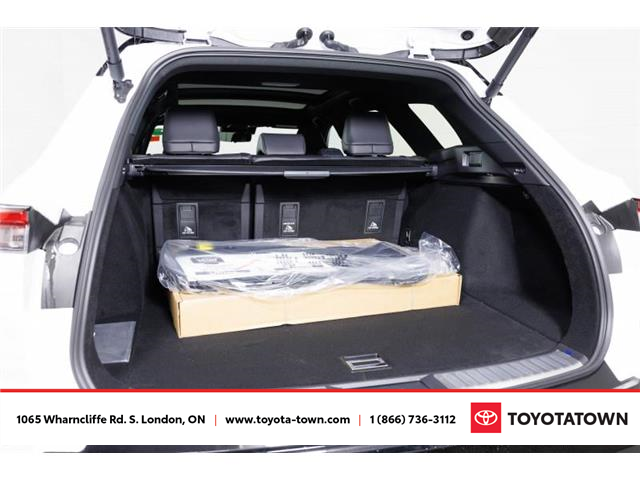 2026 Toyota Crown Signia Limited (Stk: L0239) in London - Image 8 of 34