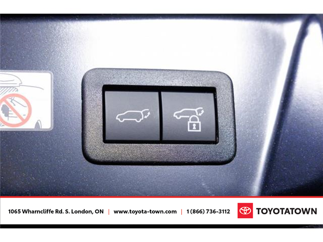 2026 Toyota Prius Plug-In Hybrid XSE Premium (Stk: L0261) in London - Image 9 of 34