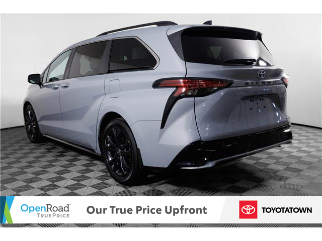 2024 Toyota Sienna XSE 7-Passenger (Stk: L0127A) in London - Image 4 of 35