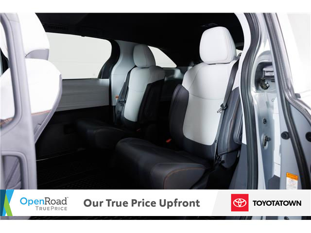 2024 Toyota Sienna XSE 7-Passenger (Stk: L0127A) in London - Image 33 of 35