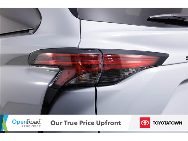 2025 Toyota Sienna XSE 7-Passenger (Stk: L0185L) in London - Image 8 of 37