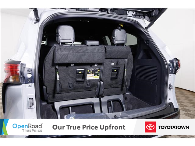2025 Toyota Sienna XSE 7-Passenger (Stk: L0185L) in London - Image 9 of 37
