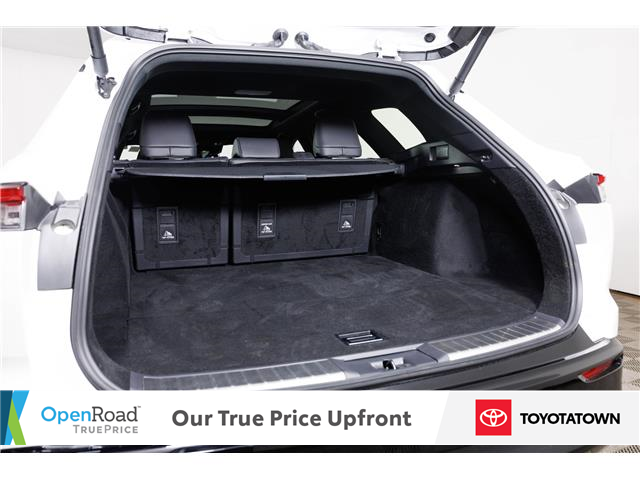 2025 Toyota Crown Signia Limited (Stk: U14052) in London - Image 9 of 35