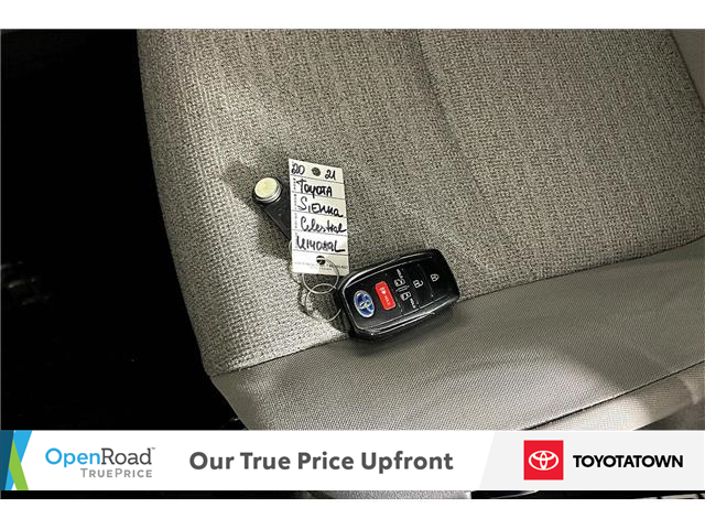 2021 Toyota Sienna LE 8-Passenger (Stk: U14089L) in London - Image 10 of 35