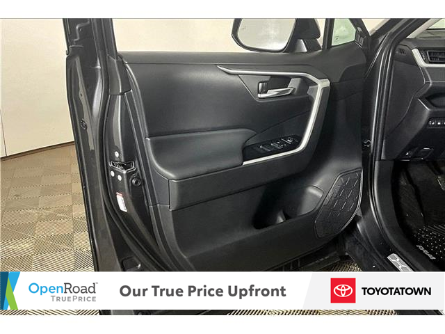 2025 Toyota RAV4 Hybrid XLE (Stk: U14086) in London - Image 18 of 35