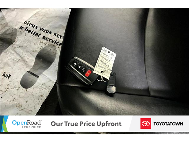 2020 Toyota RAV4 XLE (Stk: U14094) in London - Image 10 of 35