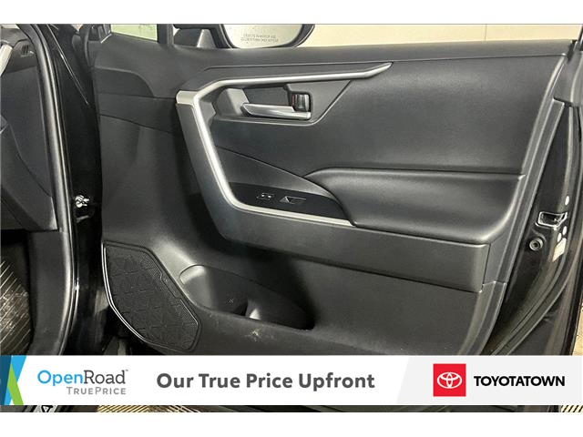 2020 Toyota RAV4 XLE (Stk: U14094) in London - Image 19 of 35