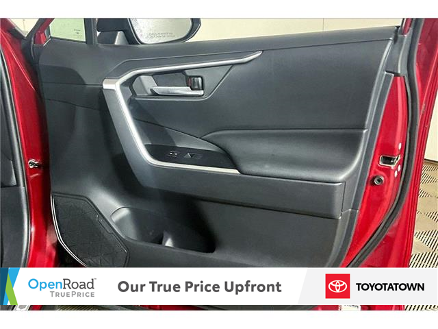 2019 Toyota RAV4 Hybrid XLE (Stk: L0269A) in London - Image 19 of 35