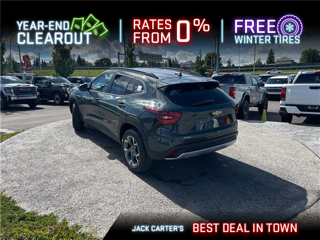 2025 Chevrolet Trax LT photo 3