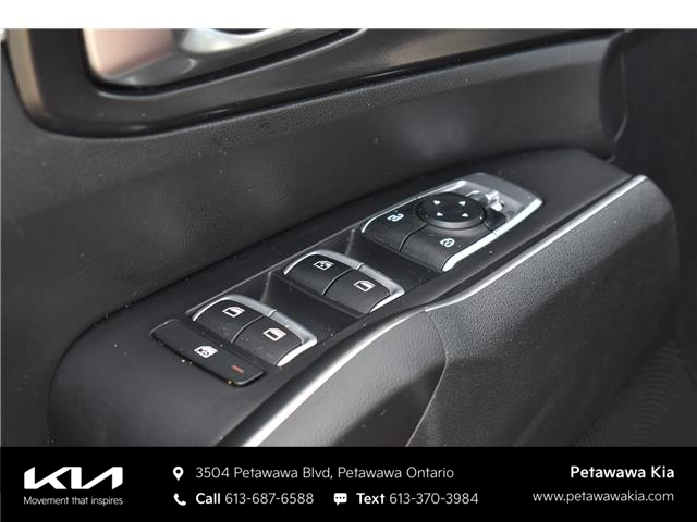 2022 Kia Sorento 2.5L LX+ (Stk: P0795) in Petawawa - Image 13 of 36