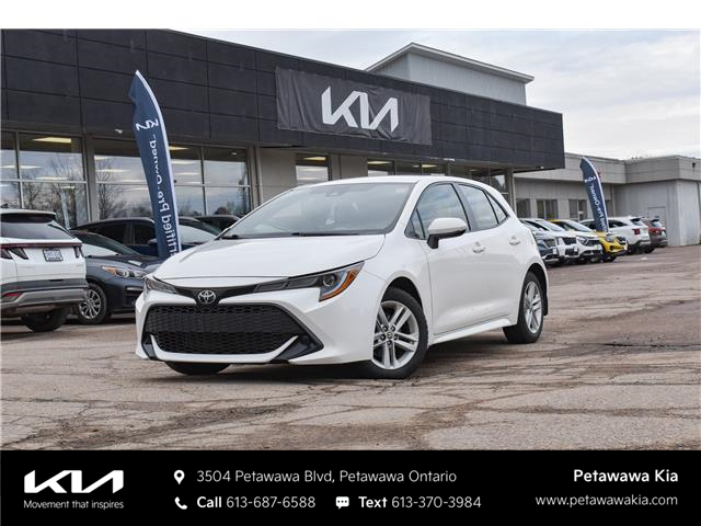 2019 Toyota Corolla Hatchback Base (Stk: 26049B) in Petawawa - Image 1 of 34